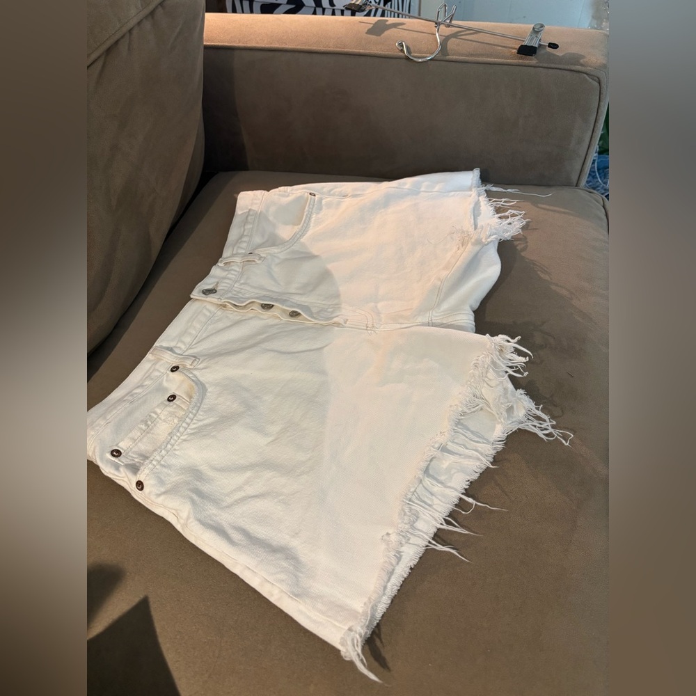 Agolde White Distressed Denim Jean Shorts - Picture 6 of 8